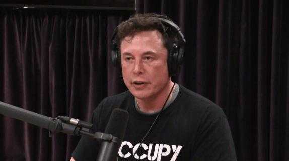 Elon Musk advierte que AI está fuera del control humano
